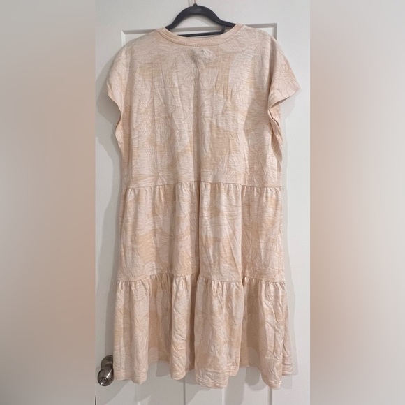 GAP tiered mini dress size XL. 39” total length. Cap sleeves. Beige print. - Picture 3 of 6